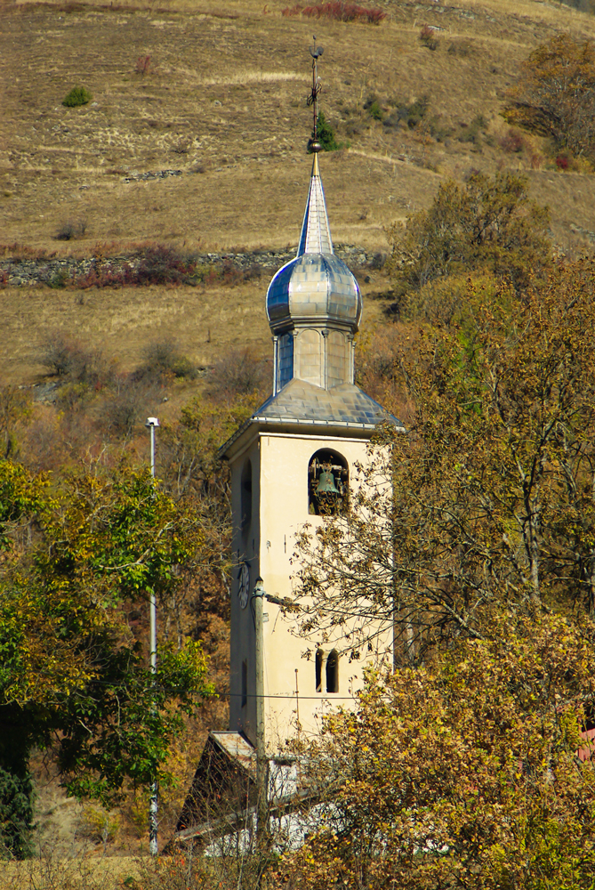 Onion dome steeples of Savoy - Bellentre © French Moments