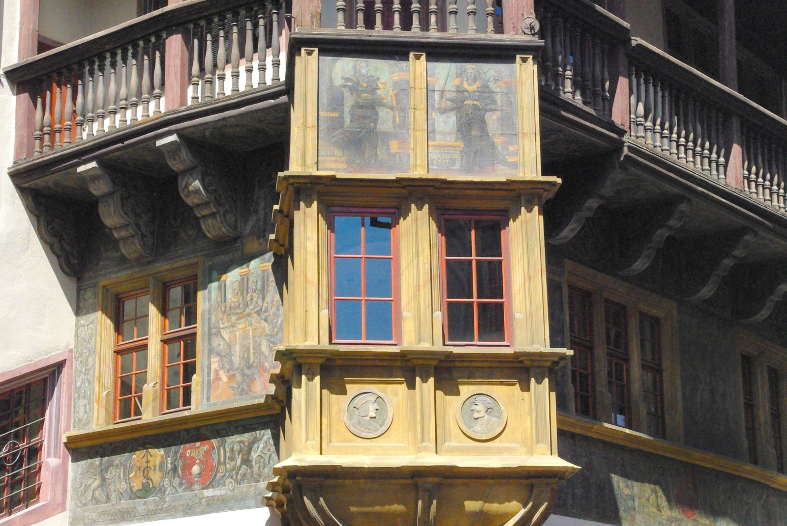 The oriel of the Pfister House in Colmar © French Moments