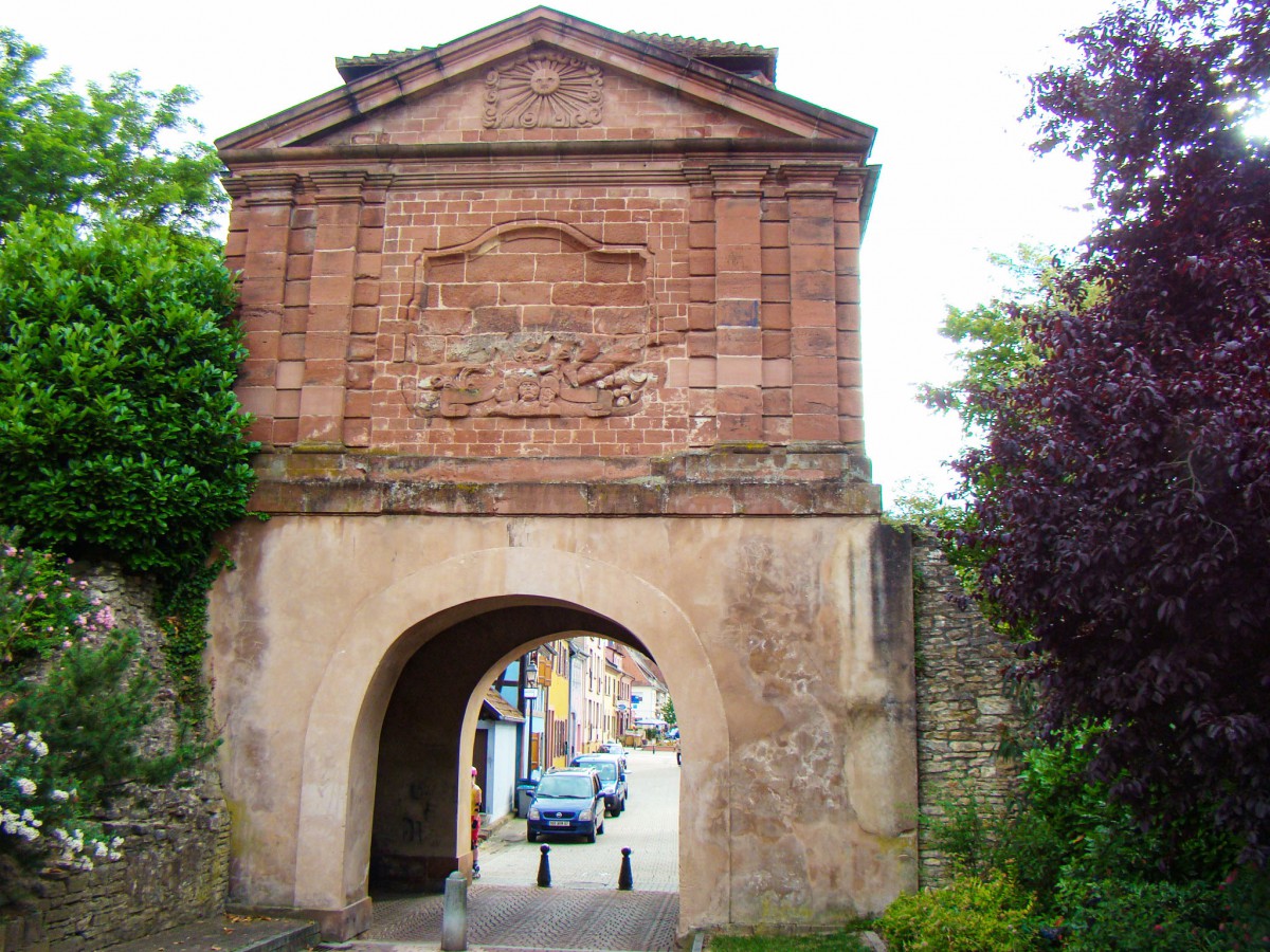Porte de Landau, Lauterbourg © peter schmelzle – licence [CC BY-SA 3.0] from Wikimedia Commons