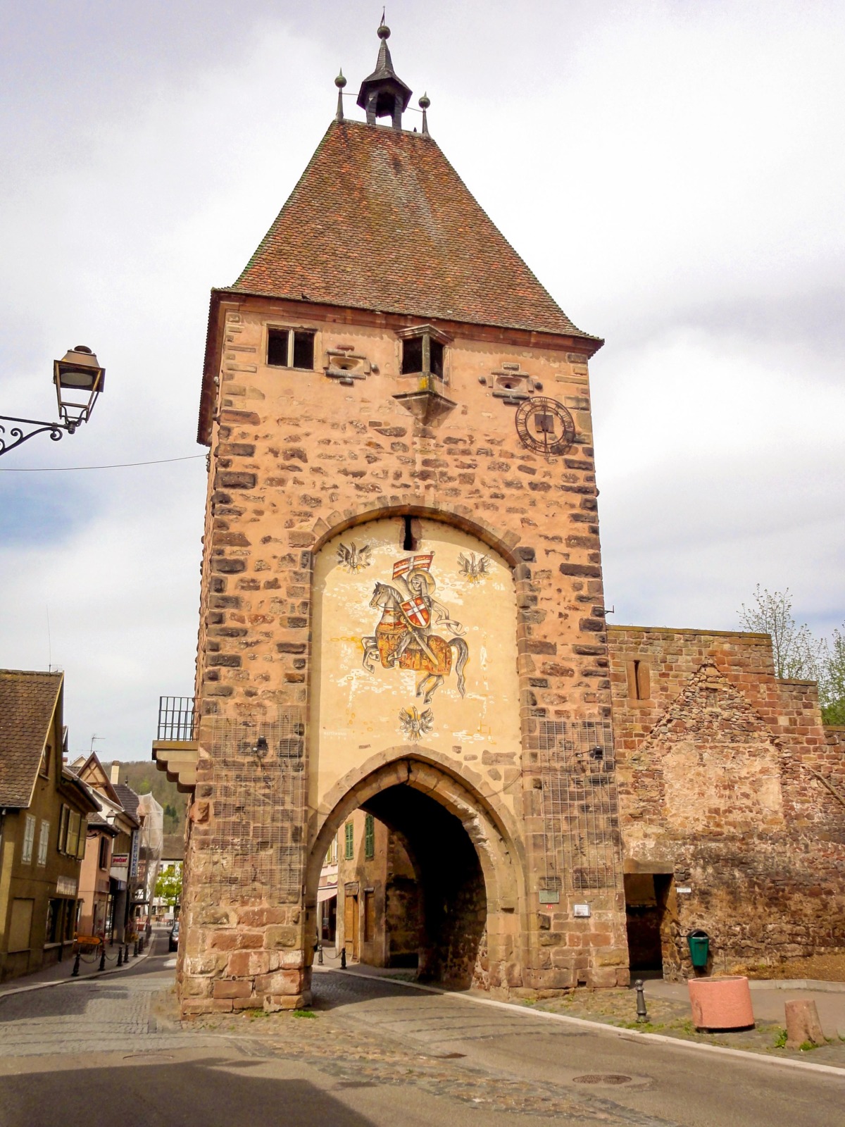 City gates of Alsace - Mutzig - Porte de Strasbourg © Ralph Hammann - licence [CC BY-SA 4.0] from Wikimedia Commons