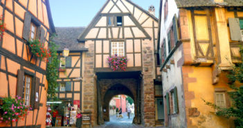 City gates of Alsace - Riquewihr © French Moments