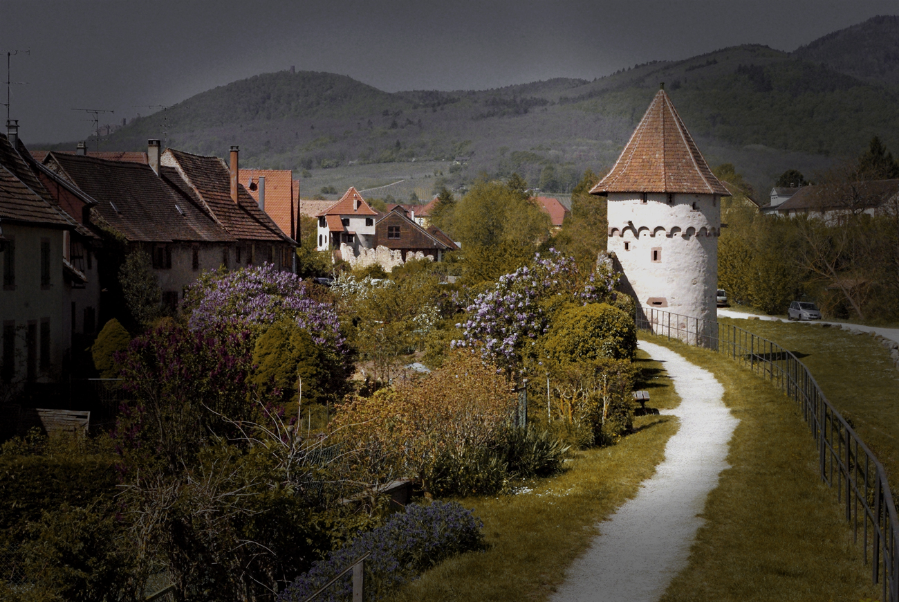 Halloween in Alsace - Bergheim: the ramparts © French Moments