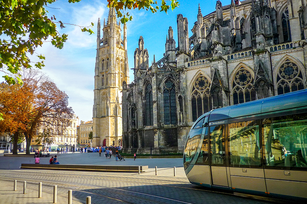 Pey-Berland Tower, Bordeaux © French Moments