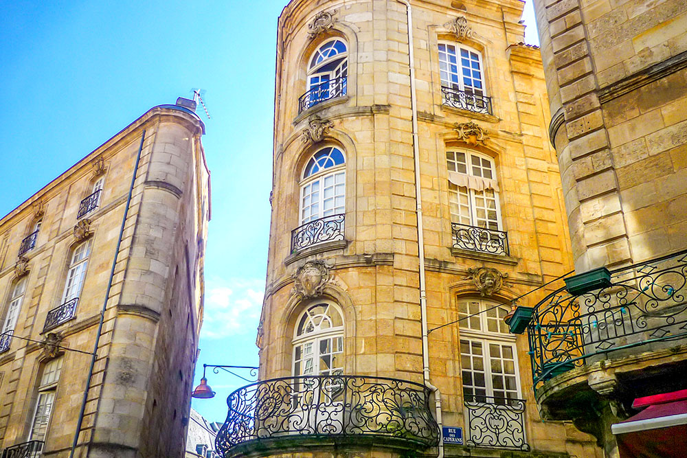 Bordeaux old town © French Moments