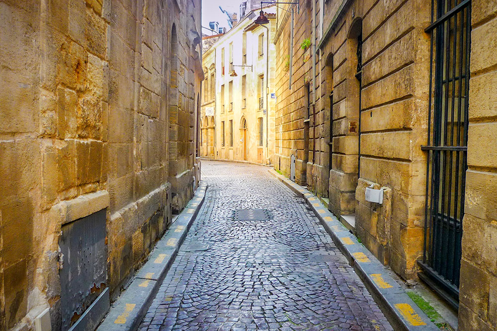 Bordeaux old town © French Moments