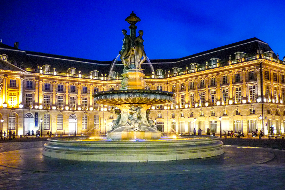 Bordeaux History - Place de la Bourse © French Moments