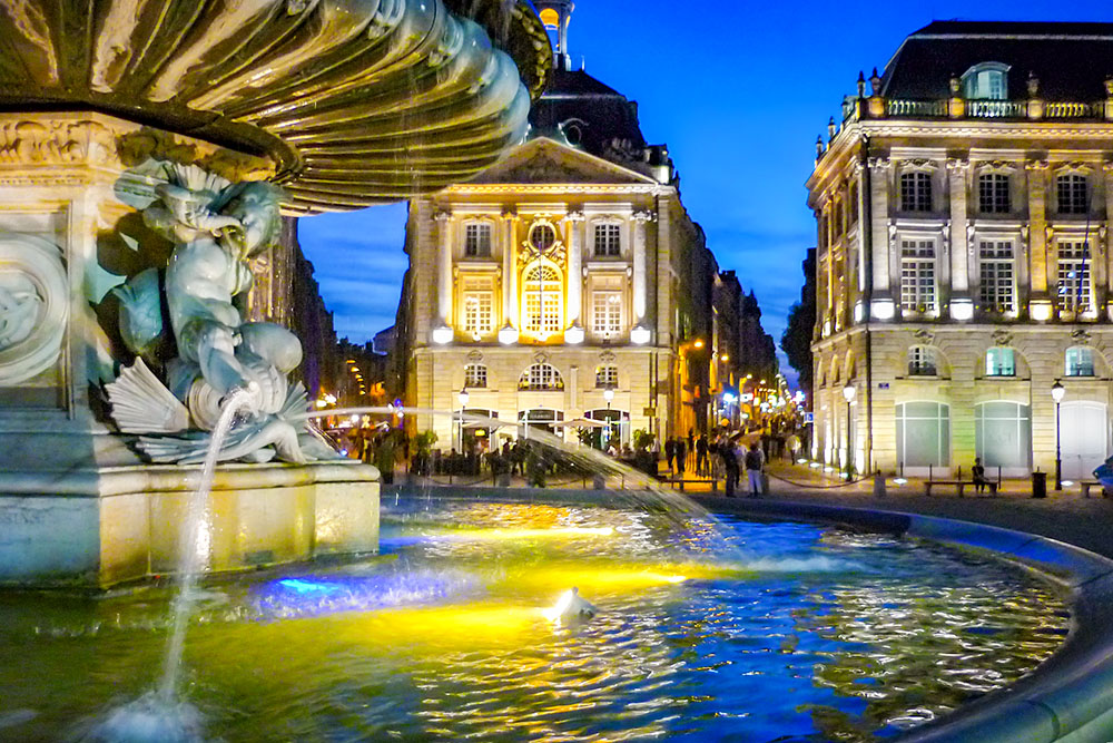 Place de la Bourse © French Moments