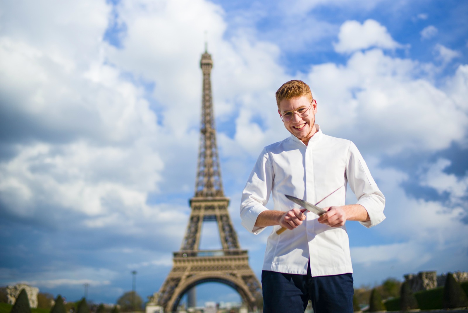 Online Jobs in France. Photo ADDICTIVE_STOCK via Envato Elements