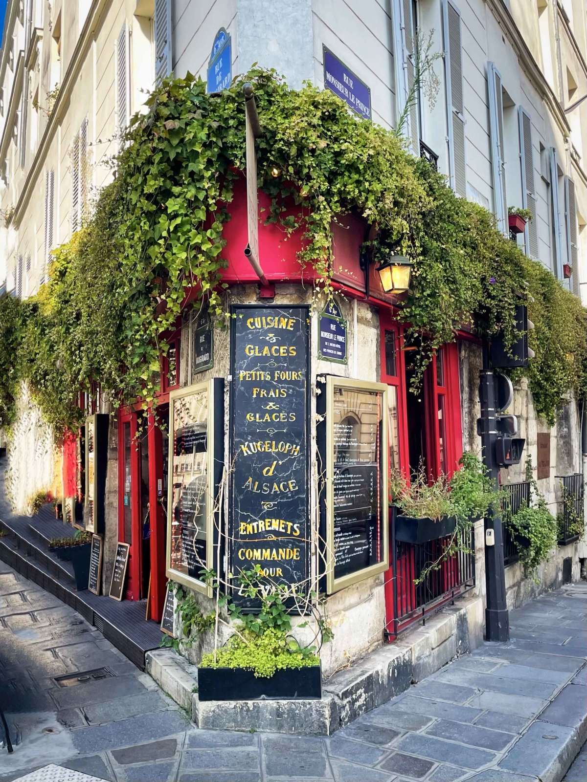 Parisian restaurants - Au Père Louis © Ellen Corrandini