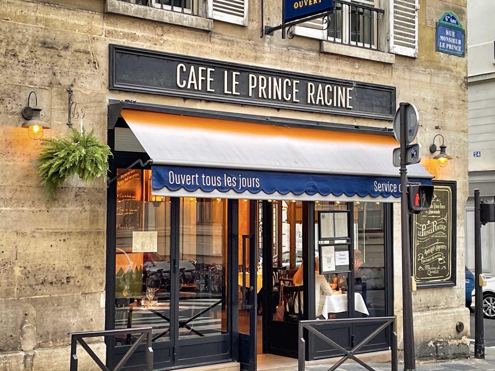 Parisian Restaurants - Café Le Prince Racine © Ellen Corrandini