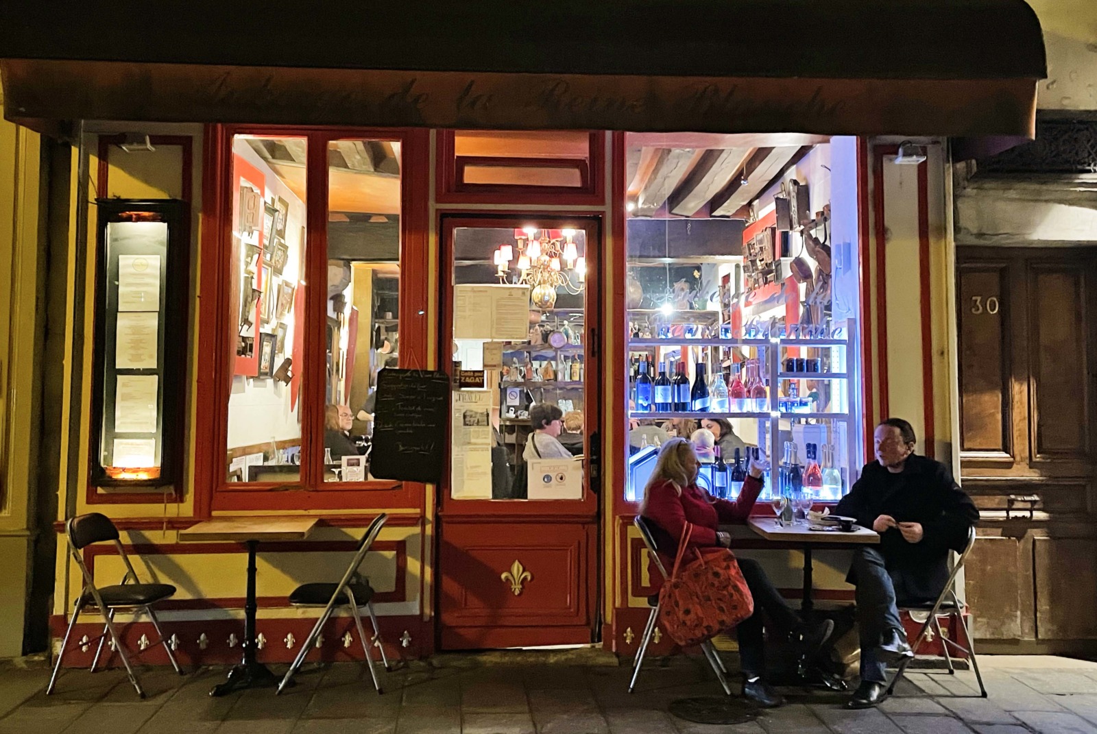 Parisian restaurants - L'Auberge de la Reine Blanche © Ellen Corrandini