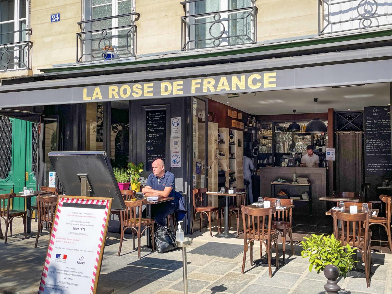 Parisian restaurant - La Rose de France © Ellen Corrandini