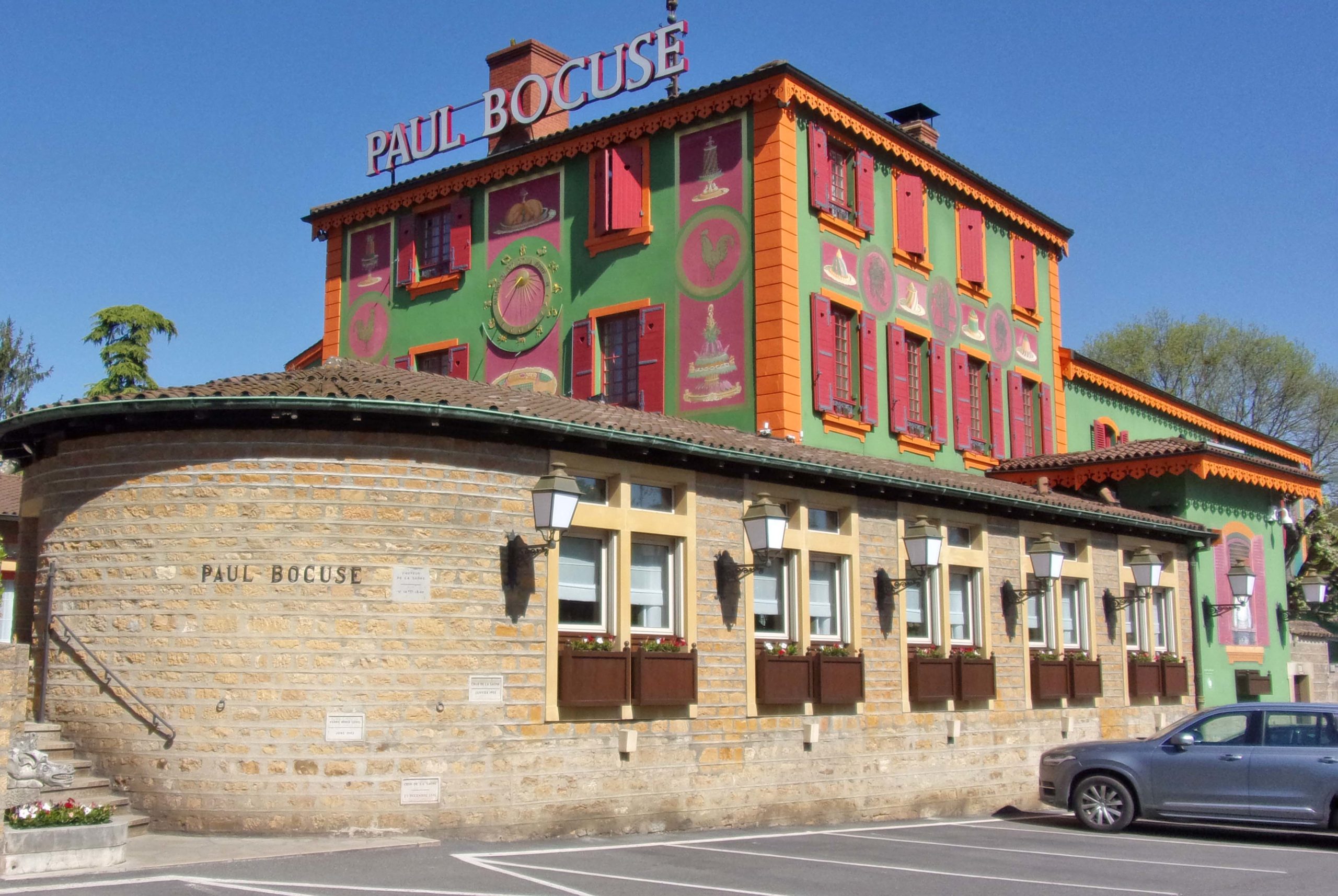 Auberge de Paul Bocuse © Éric Messel - licence [CC BY-SA 4.0] from Wikimedia Commons 