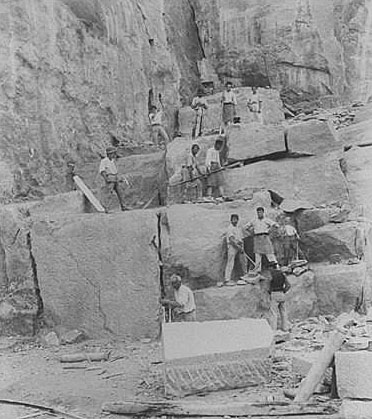 Quarry of Lérouville in 1889 [Public Domain via wikimedia commons]