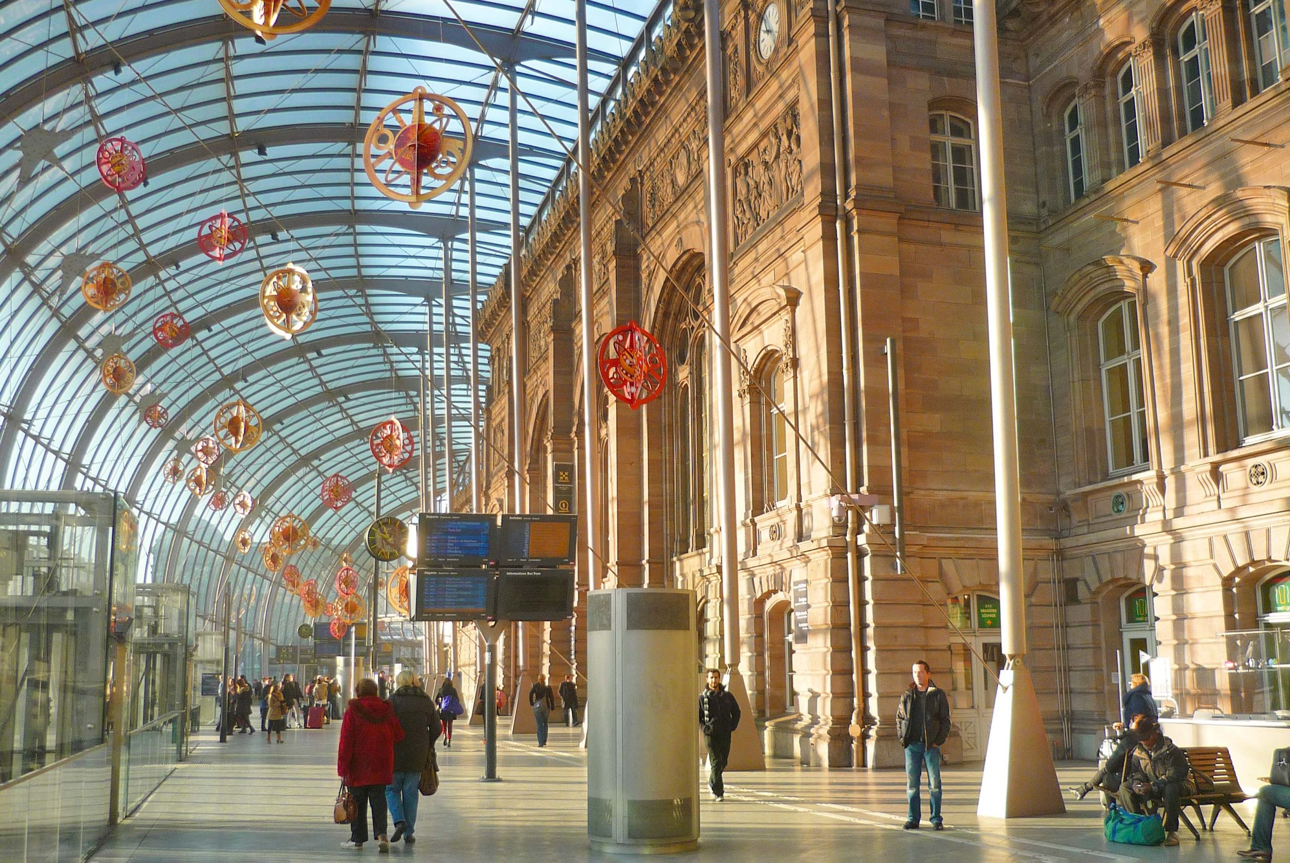 Strasbourg German Imperial District: the Central Station © French Moments