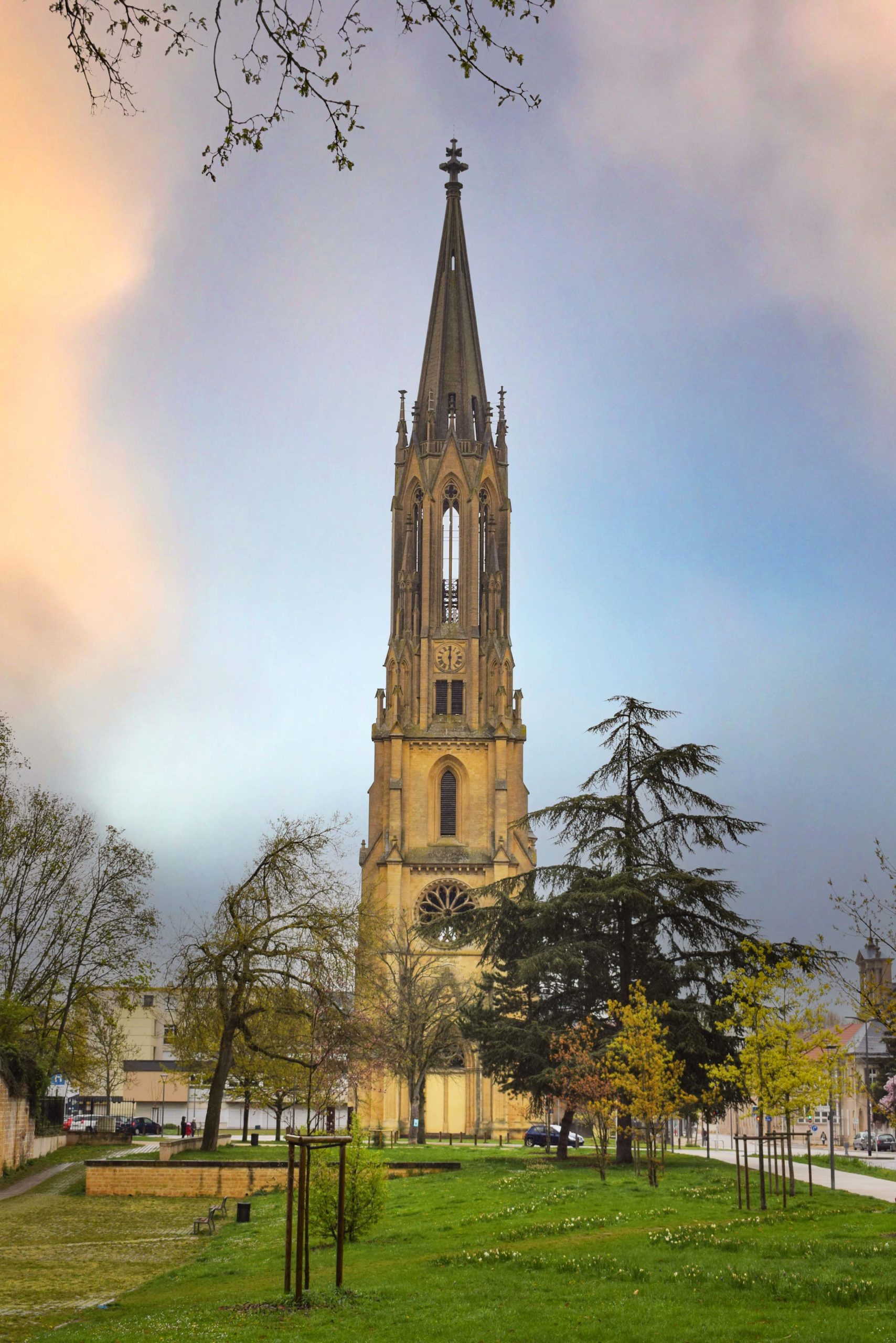 The spire of the Garrison Temple in Metz © French Moments