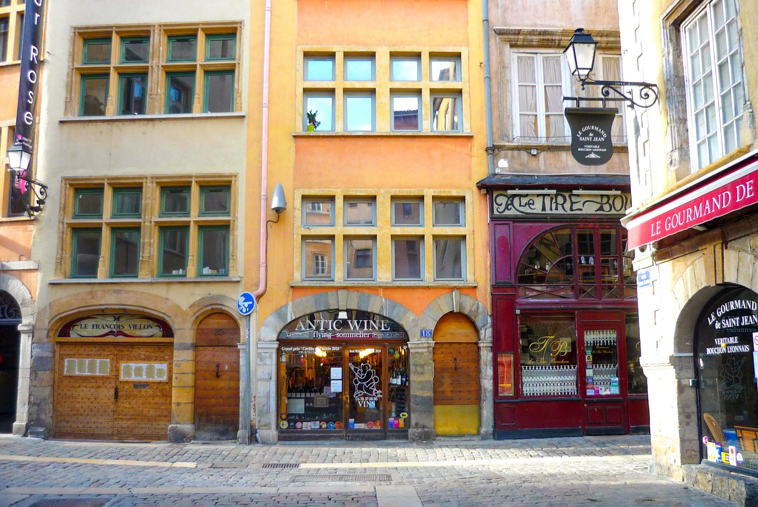 Old Town of Lyon © French Moments