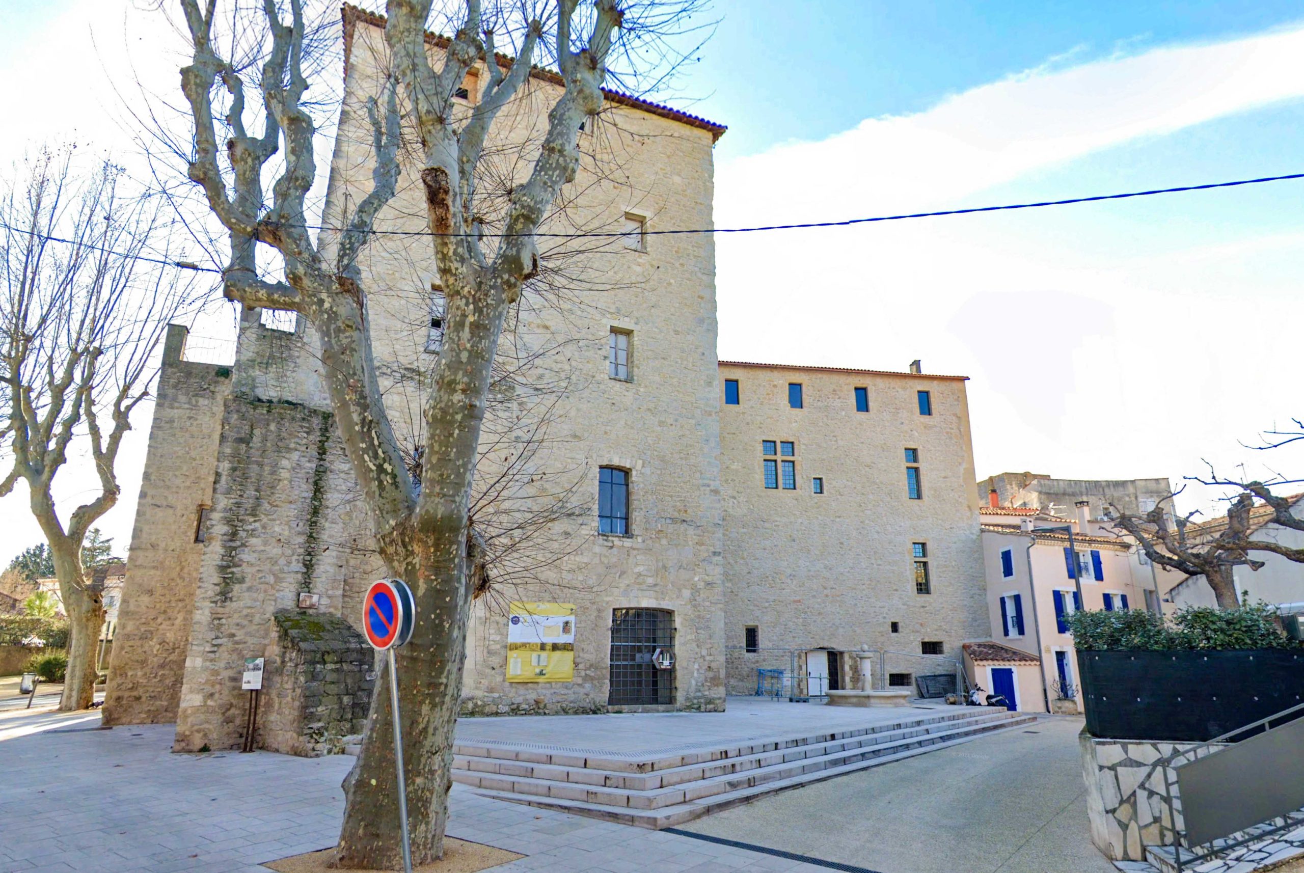 Around Aix-en-Provence - Trets. Photo: Google Street View
