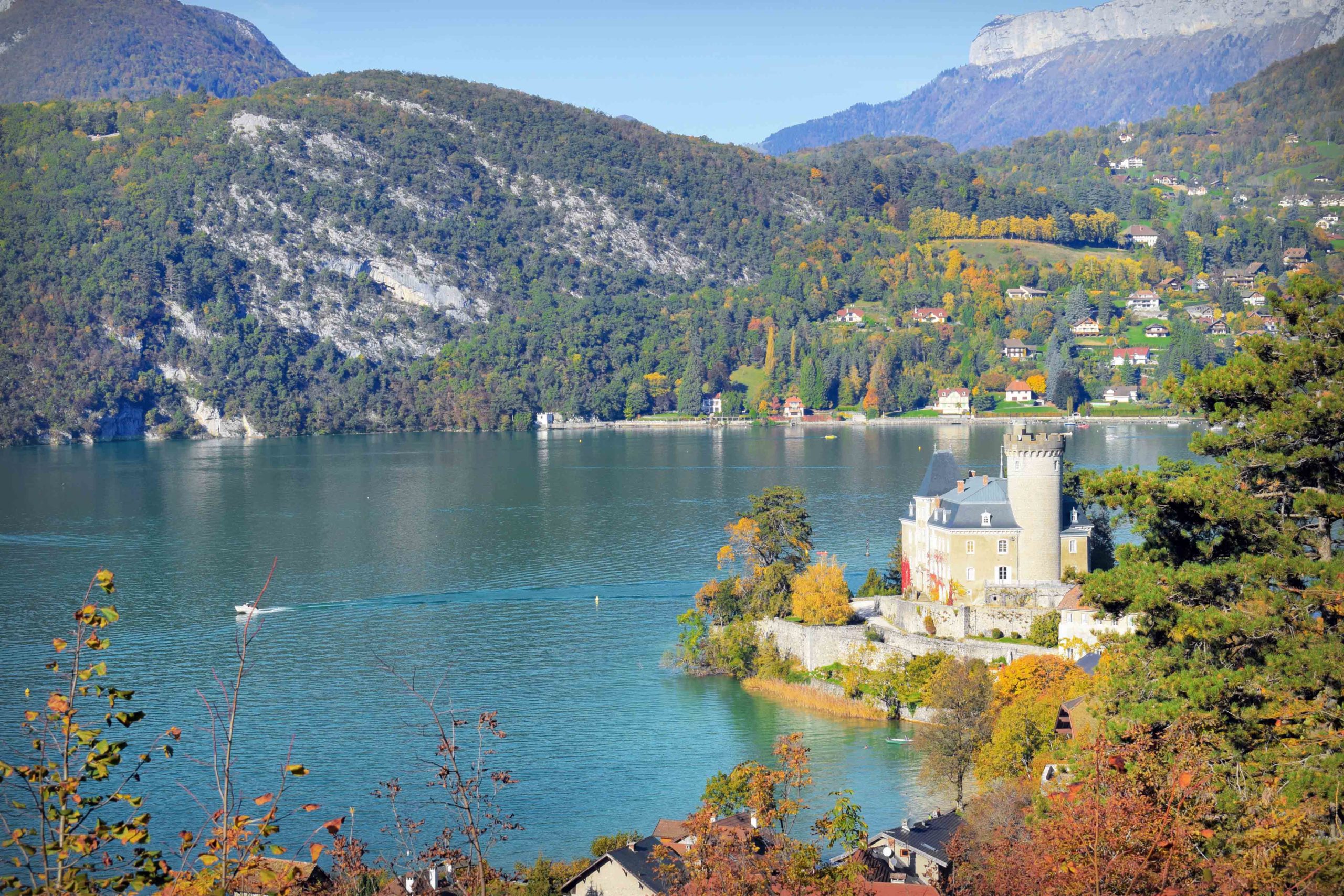 Lake Annecy (Duingt Castle) © French Moments