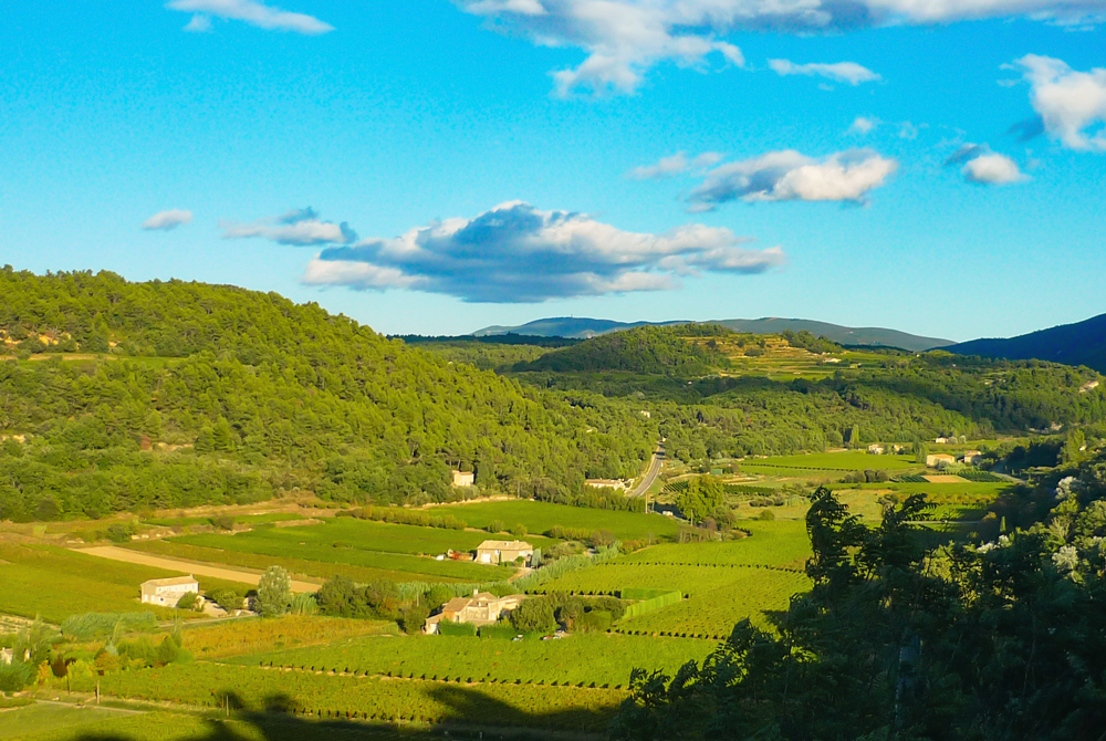 Luberon countryside © French Moments