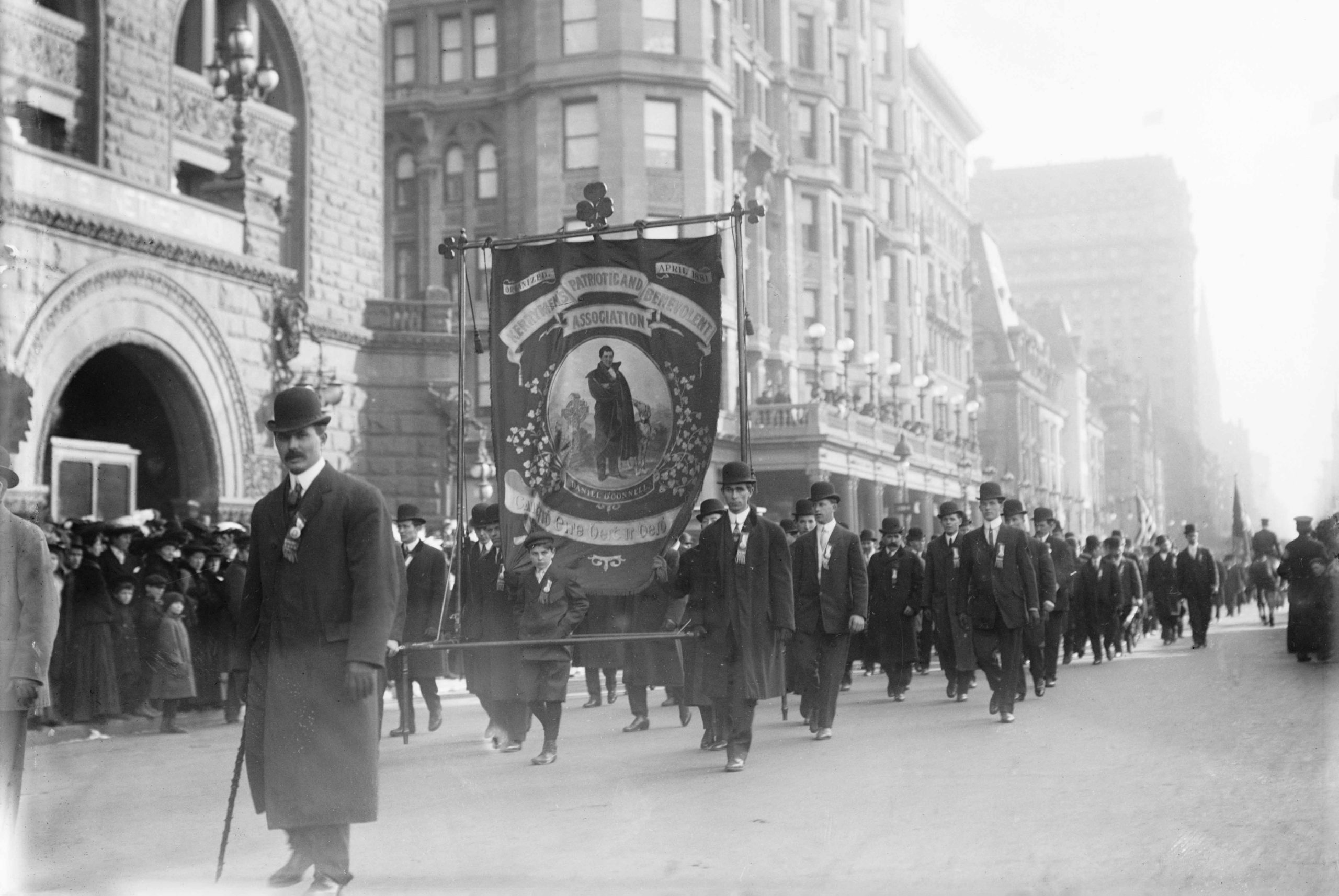 St. Patrick's Day Parade on Fifth Avenue, New York City in 1907
