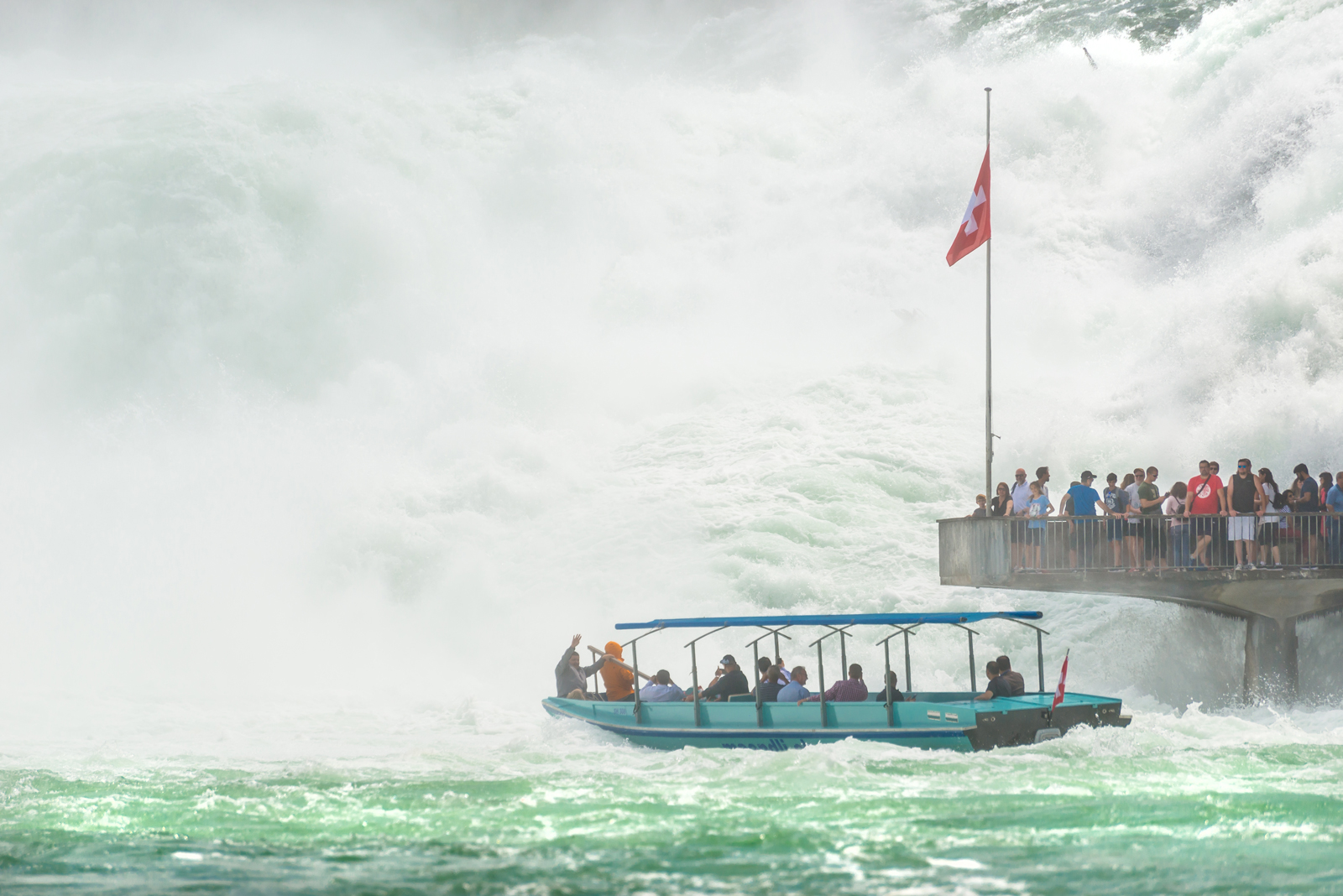 Cruise on the Rhine Falls. Photo @kinek00 via Twenty20