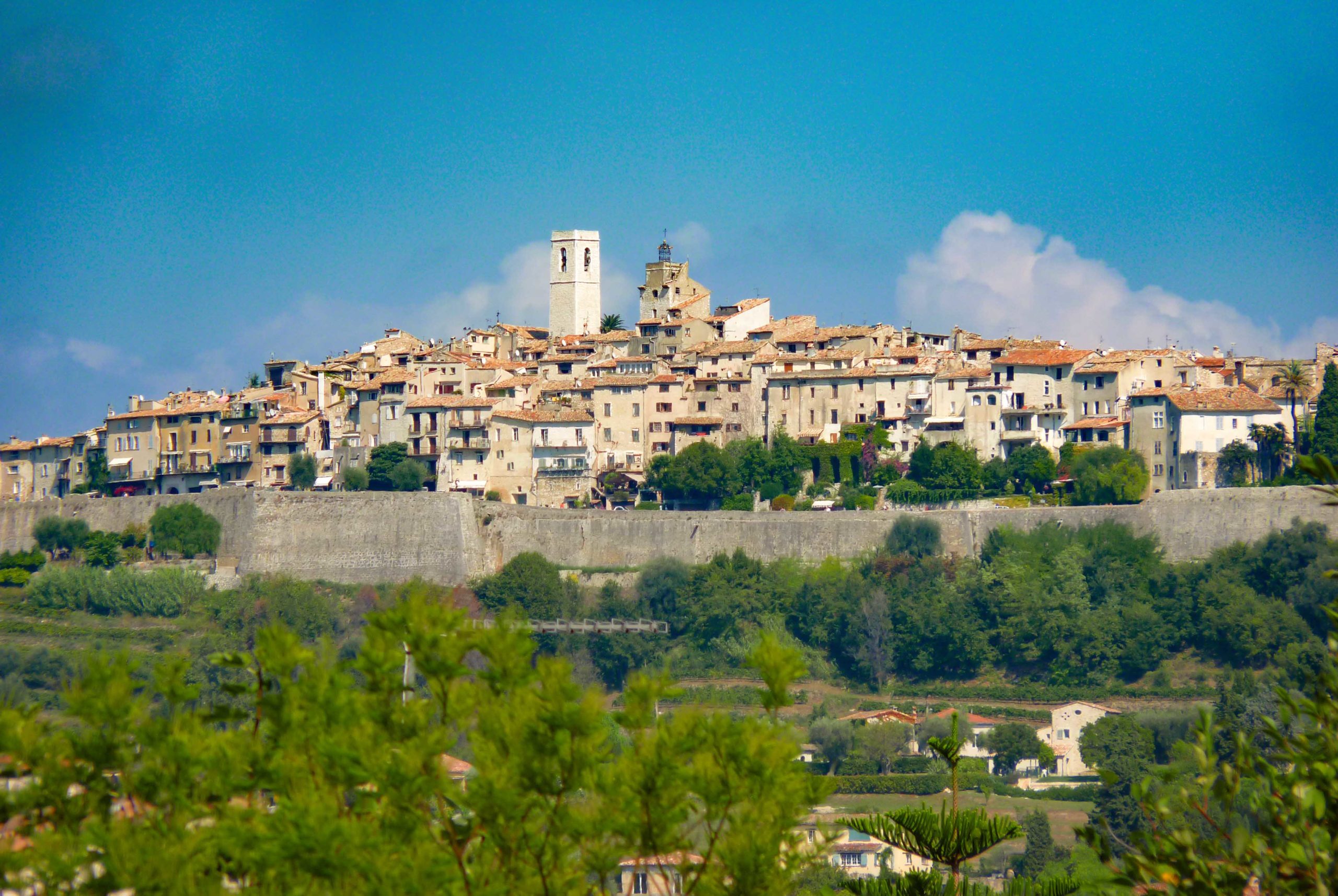Villages around Cannes: Saint-Paul de Vence © Frantogian - licence [CC BY-SA 3.0] from Wikimedia Commons