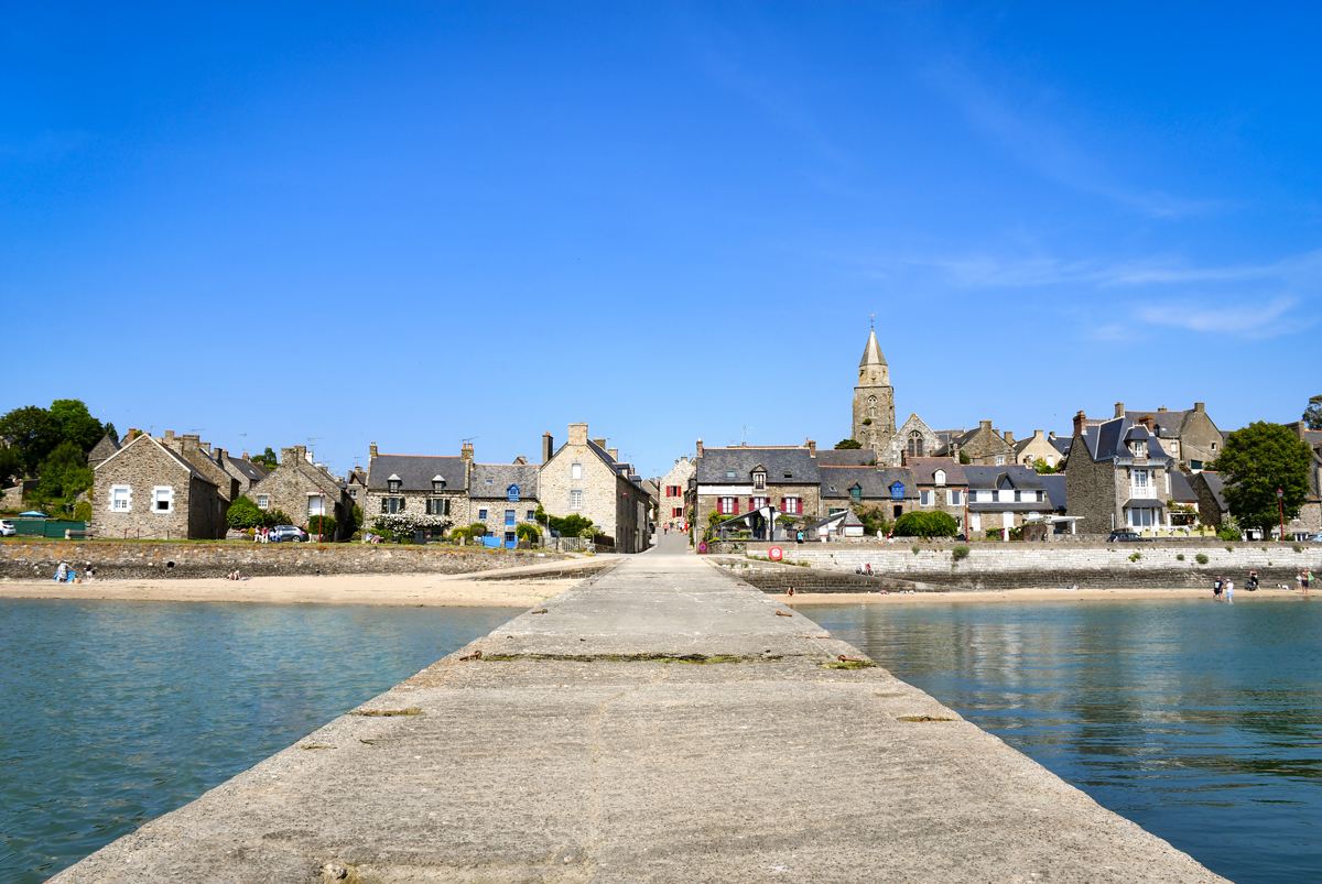 Brittany Unveiled: Saint-Suliac © French Moments