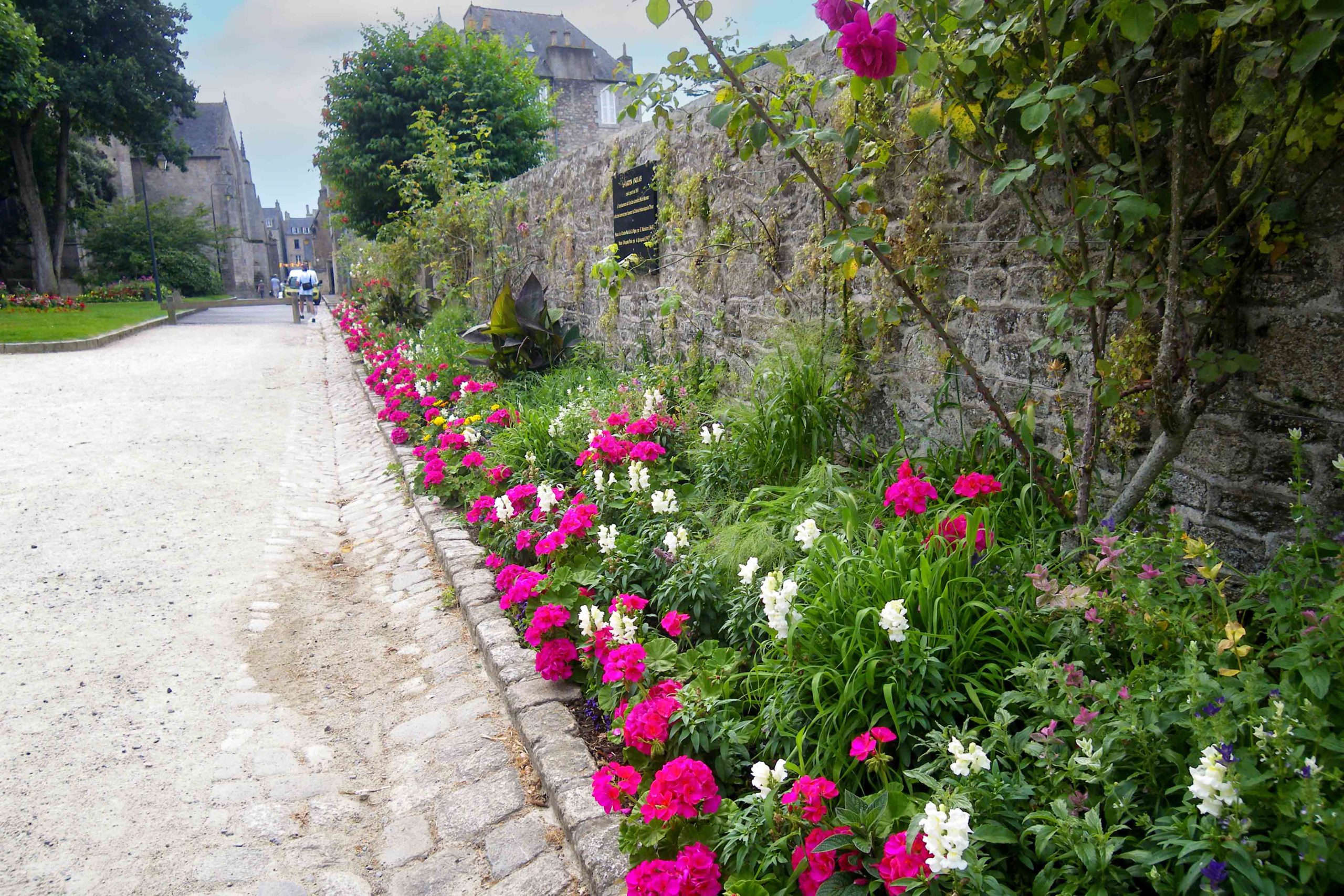 Explore Dinan - Jardin Anglais © chisloup - licence [CC BY 3.0] from Wikimedia Commons