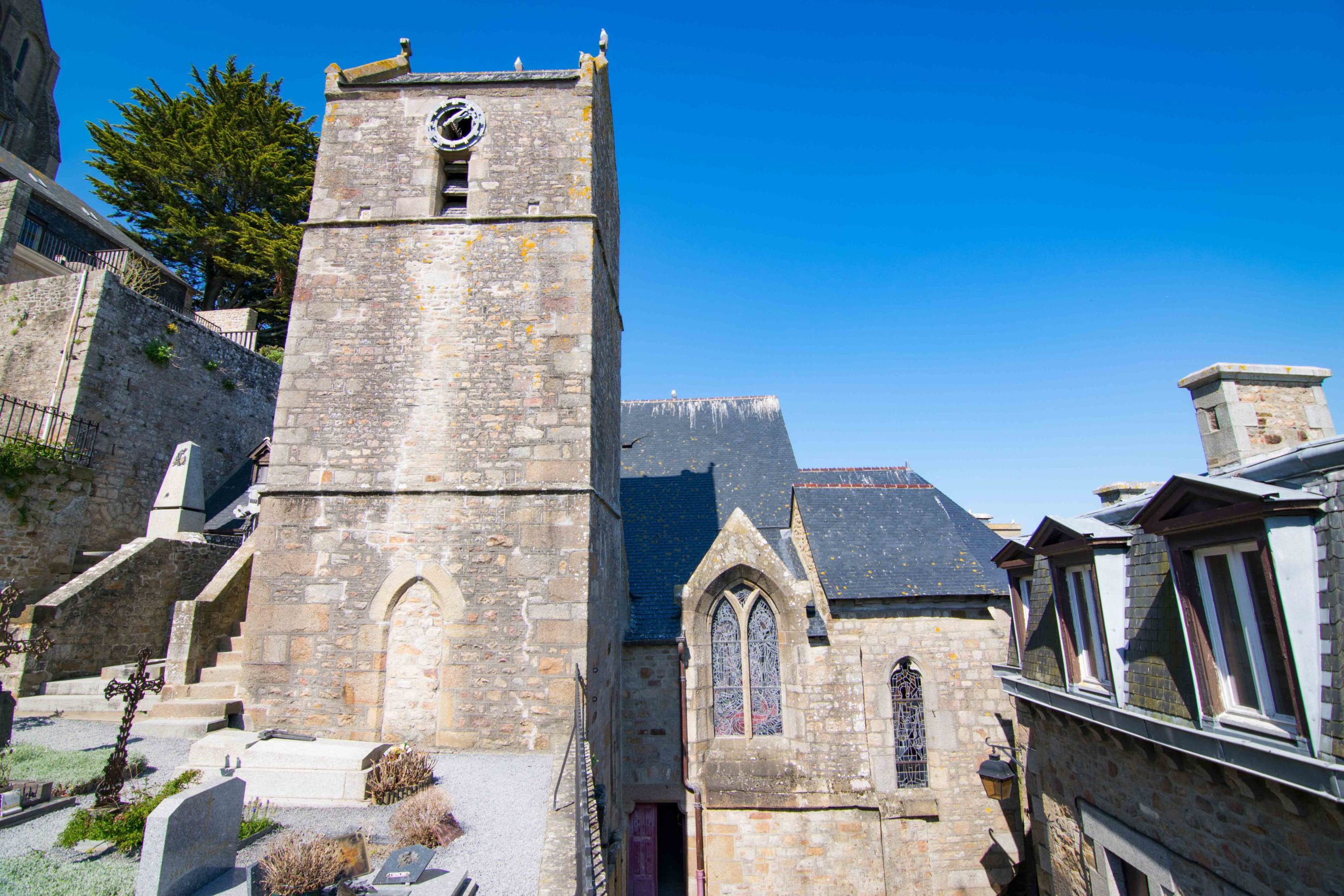 Eglise Saint-Pierre Mont-Saint-Michel © Antoine Lamielle - licence [CC BY-SA 4.0] from Wikimedia Commons