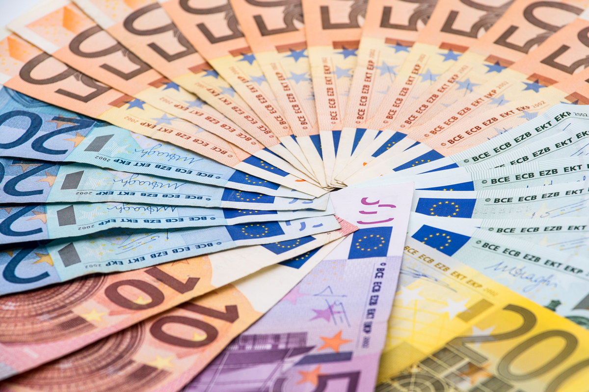 Send money to France. Photo by ecstockfootage via Envato Elements
