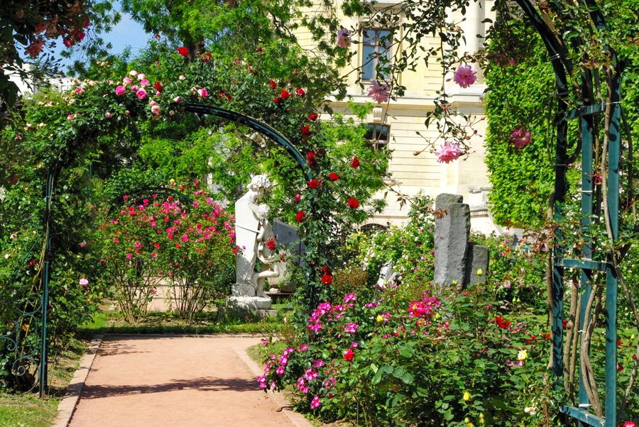Paris in Pink - Jardin des Plantes © French Moments