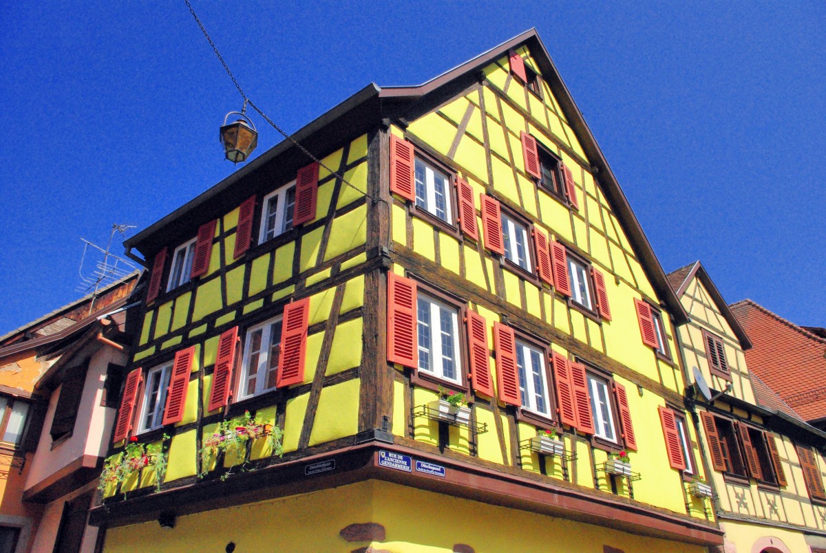 Colours of Alsace in Kaysersberg © French Moments