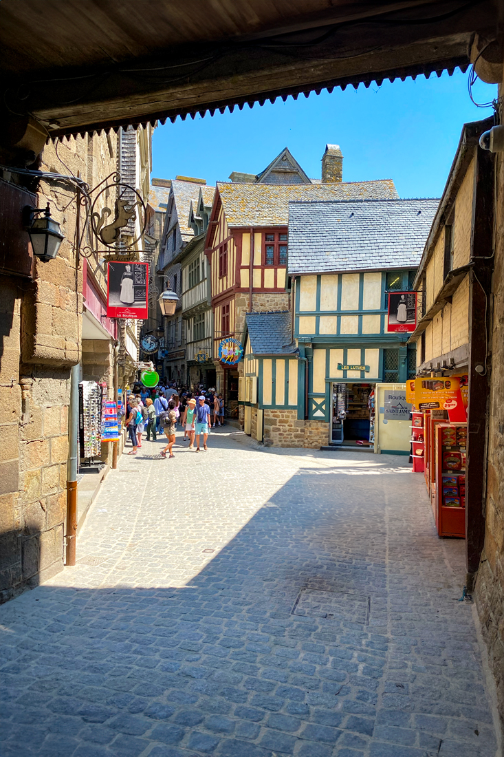 Grande Rue of Mont-Saint-Michel © French Moments