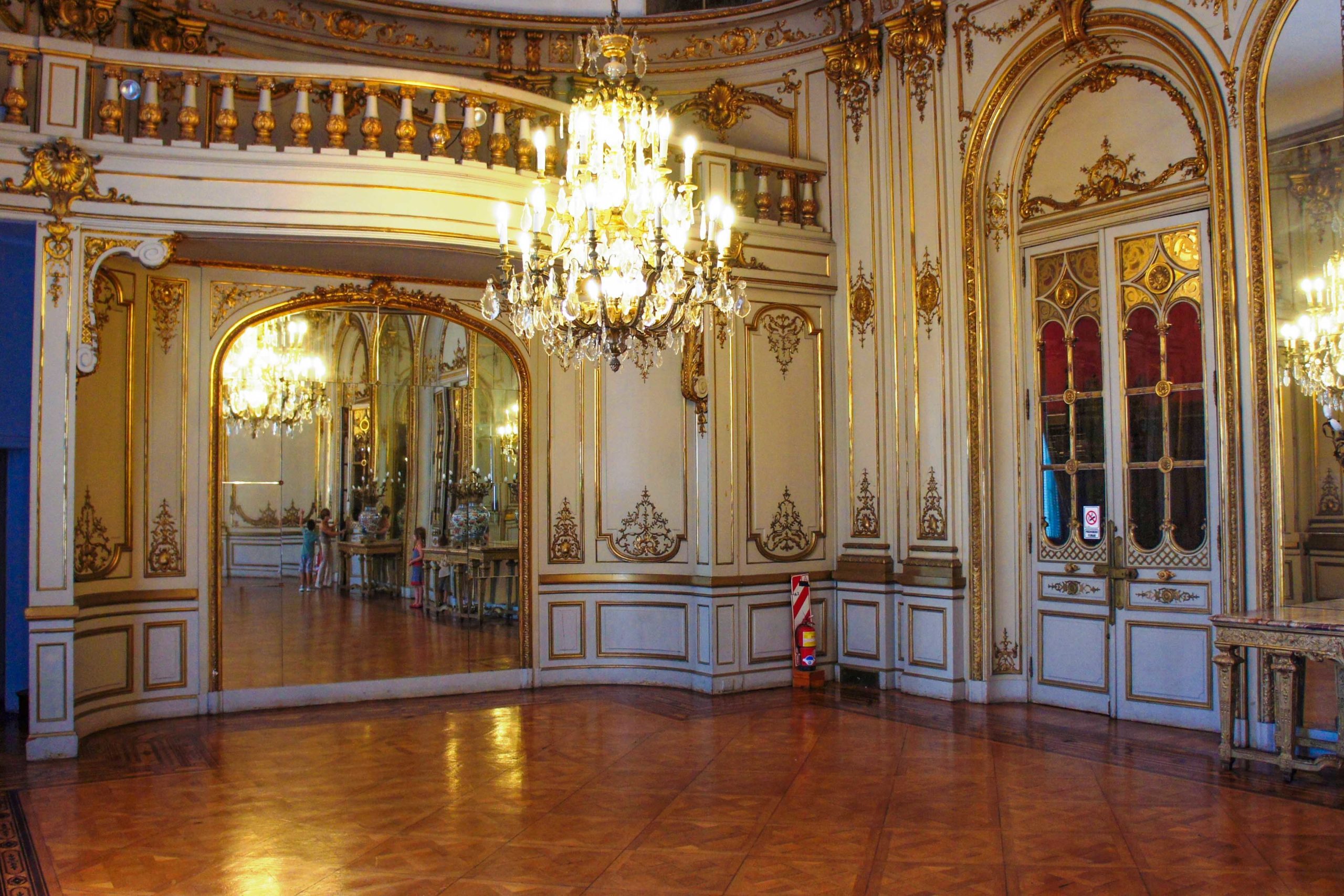 French touch in Buenos Aires - Palacio Paz Interior © Napoletano - licence [CC BY-SA 4.0] from Wikimedia Commons