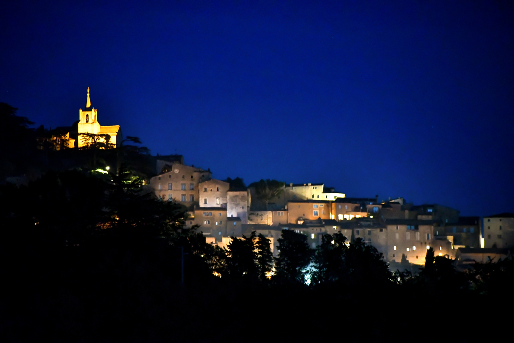 Bonnieux by night © French Moments