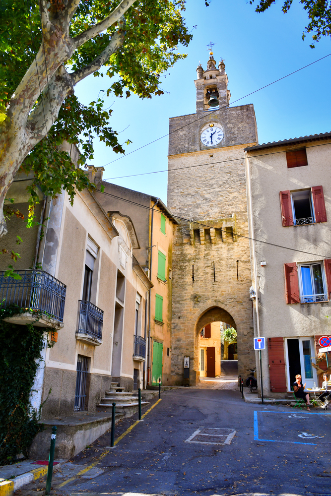 Campaniles of Provence - Cucuron © French Moments