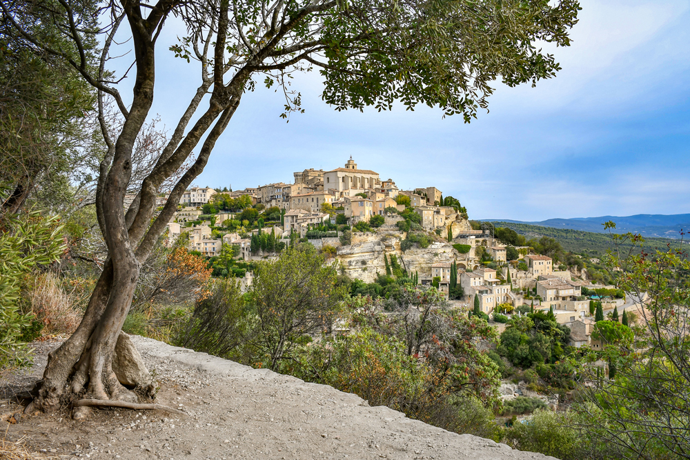 Photos of Provence: Gordes under the clouds © French Moments