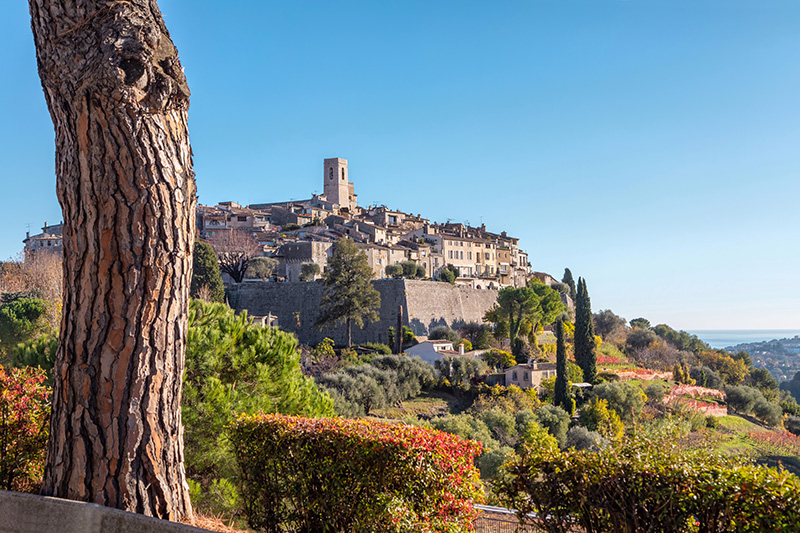 Renting a car in Nice Airport - Saint-Paul-de-Vence. Source: Depositphotos.com