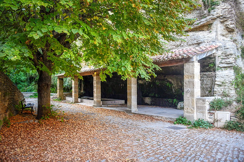 Vieux-Lavoir, Wash-house in Gordes © French Moments