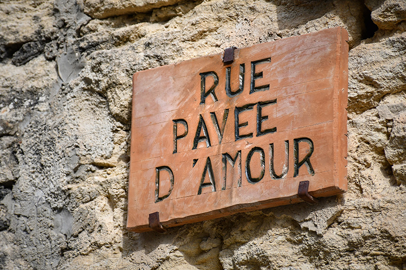 Rue Pavé d'Amour, Gordes © French Moments