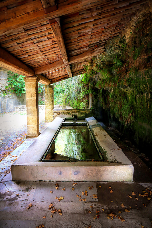 Vieux-Lavoir, Wash-house in Gordes © French Moments