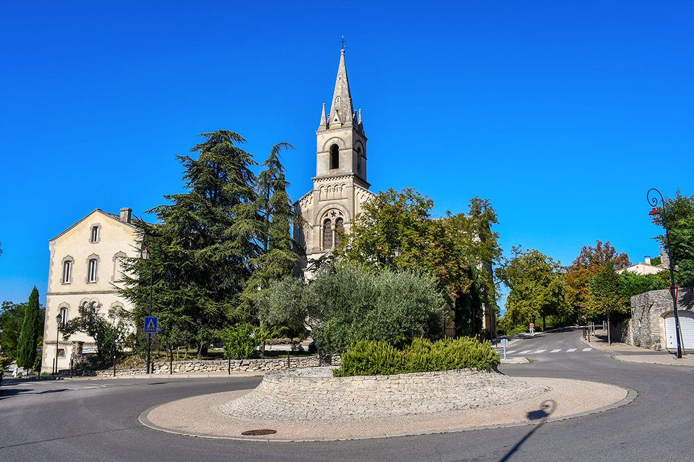 Eglise Neuve, Bonnieux © French Moments