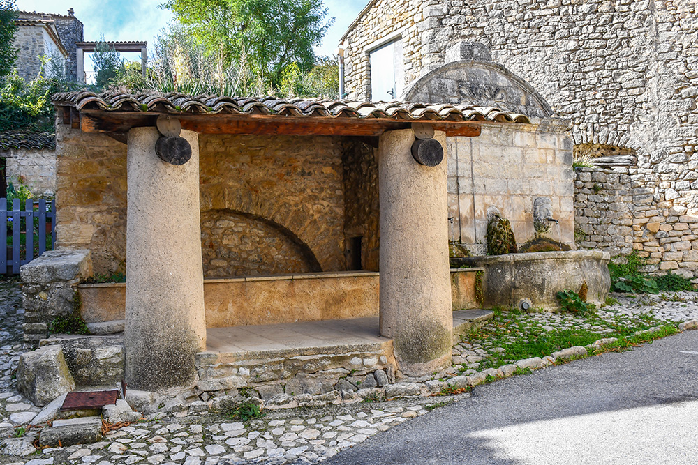 Wash house of Castellet-en-Luberon © French Moments