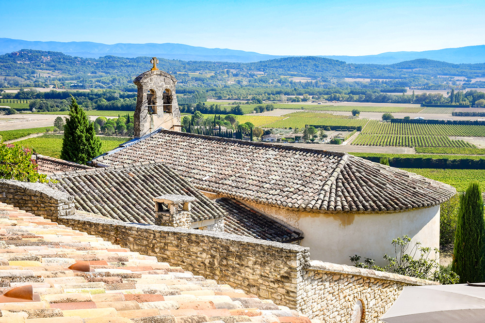 Joucas Church © French Moments