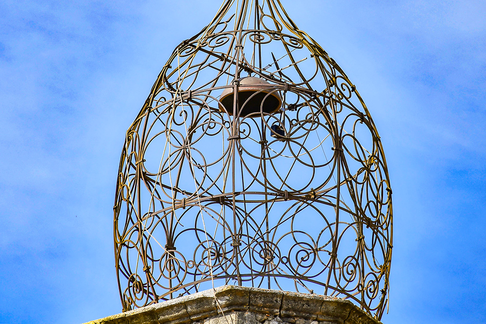 Lauris campanile, Provence © French Moments