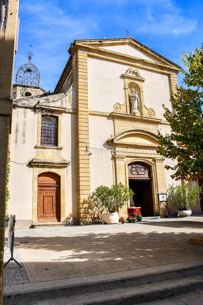 Lauris church © French Moments