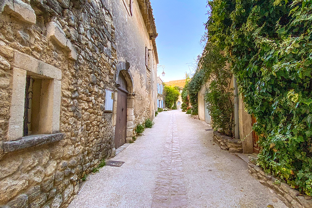 Rue Sainte Cécile © French Moments