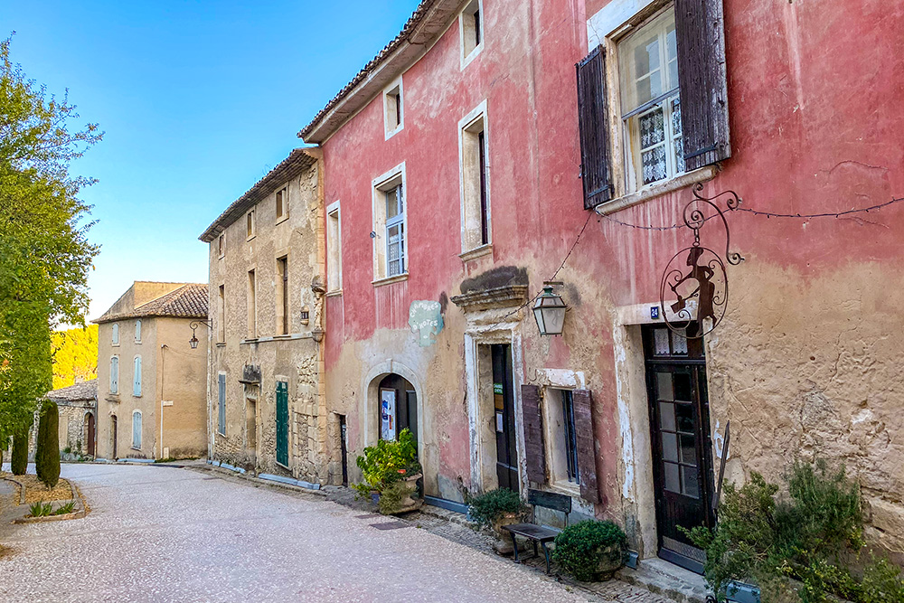 Rue de la Ferraille © French Moments