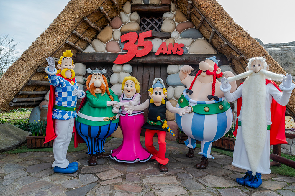 Characters of the French amusement park © S. Cambon - Parc Astérix